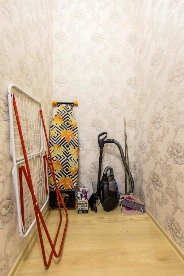 Large 2 Room Apartment With A Beautiful View 2 Min Metro Chernigivska Kyiv Exterior photo